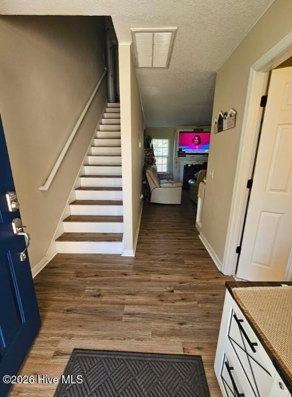111 Casey Ct - Photo 2 of 25