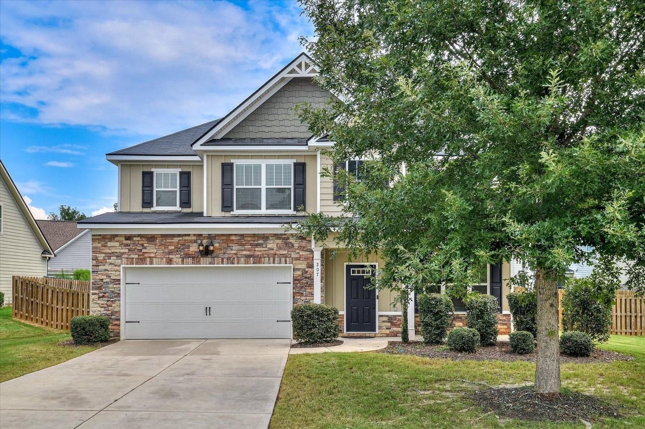 207 Edenbridge Way - Photo 2 of 44