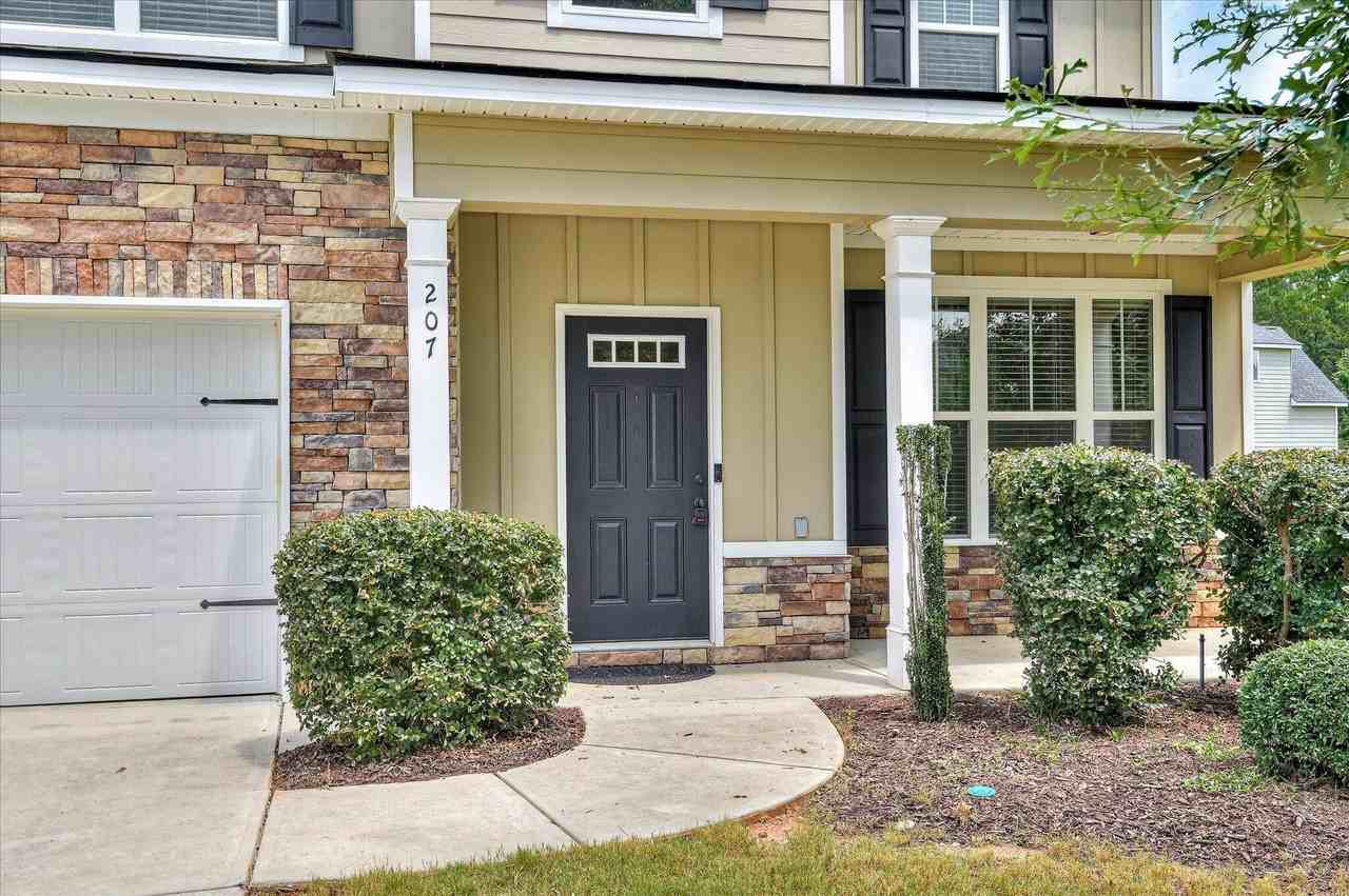 207 Edenbridge Way - Photo 3 of 44