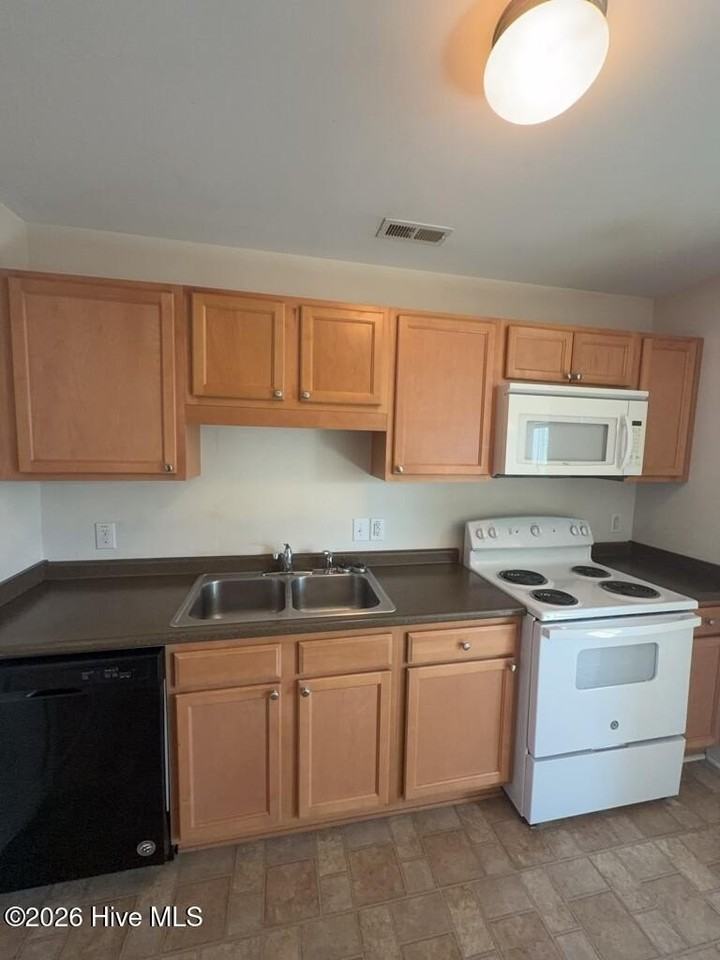 643 Fowler Manning Rd #20 - Photo 3 of 11