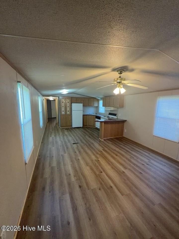 115 Crosslake Ln - Photo 2 of 9
