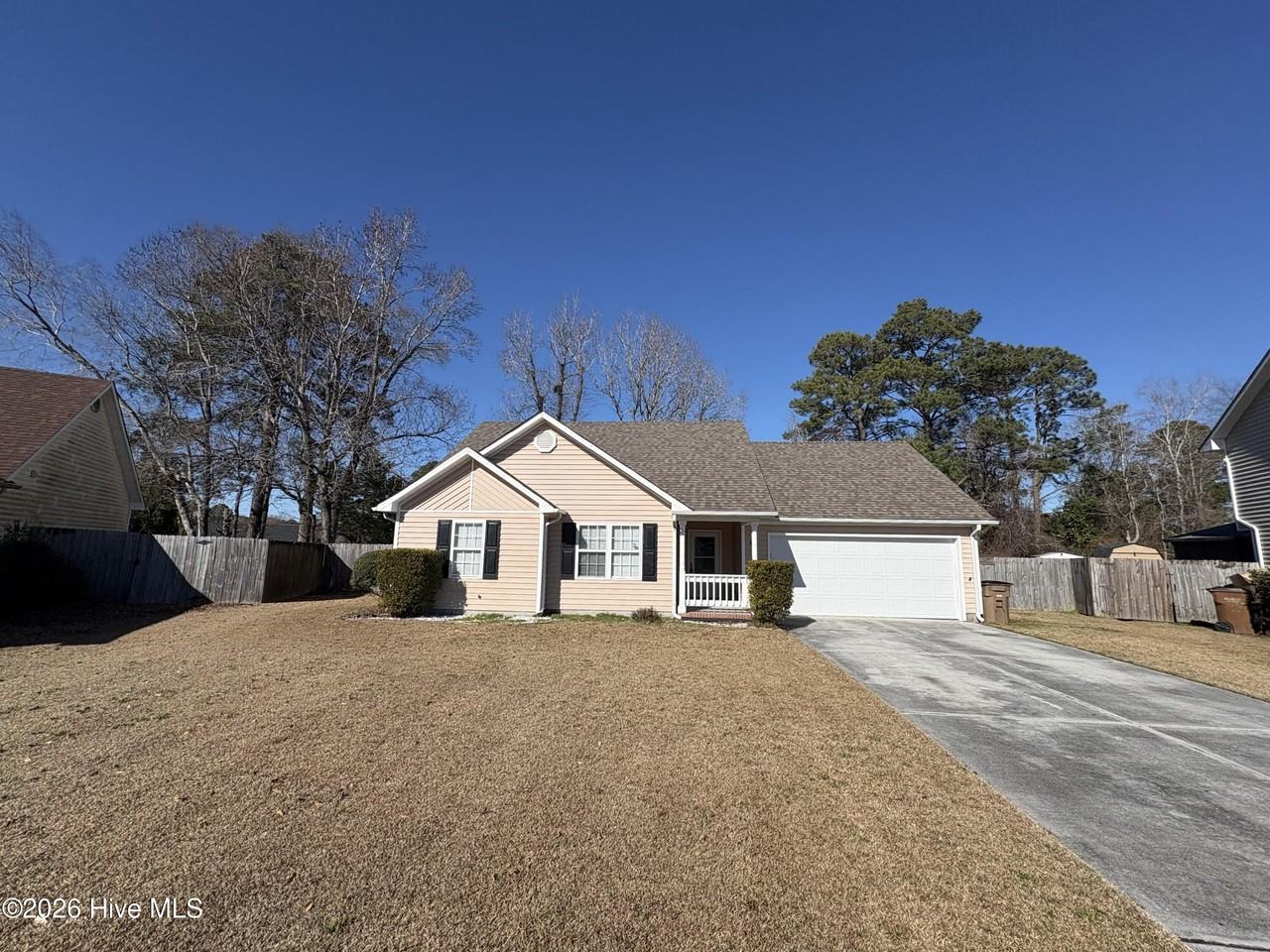 418 Eucalyptus Ln - Photo 2 of 24