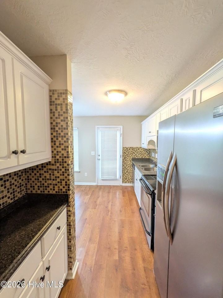 264 Lynbrook Way - Photo 6 of 15
