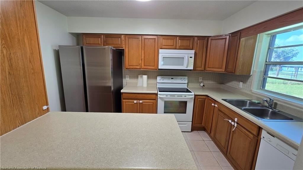 1803 Roberta Ave - Photo 5 of 15