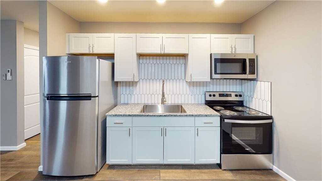 1247 N Ash St - Photo 3 of 10