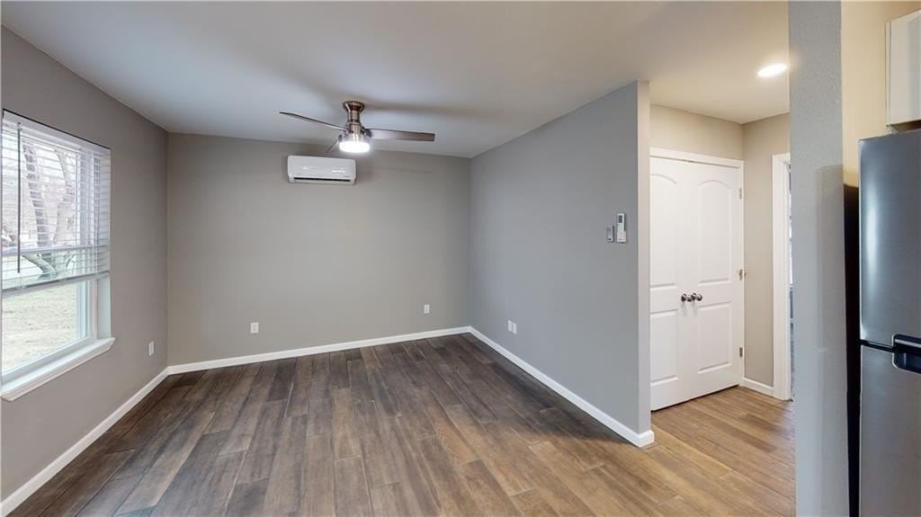 1247 N Ash St - Photo 5 of 10