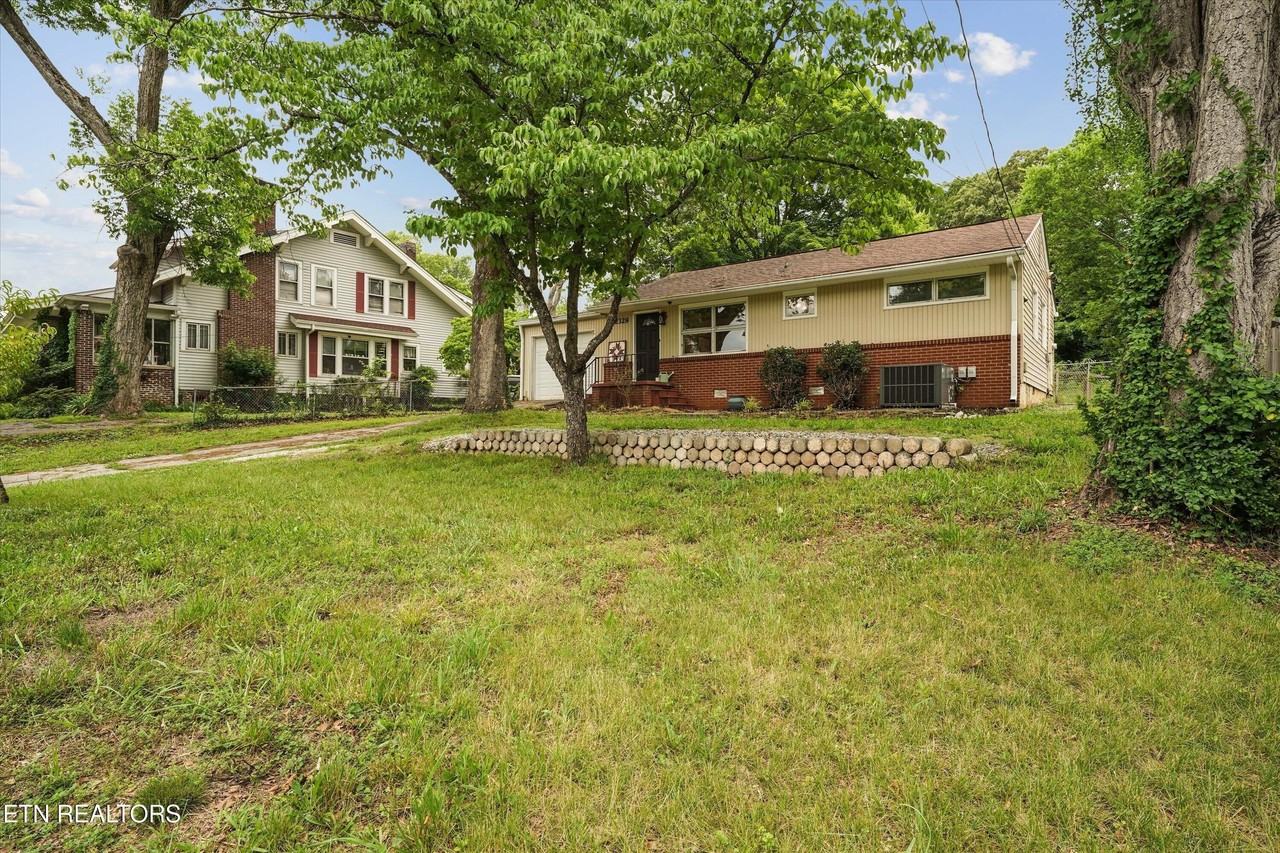 2329 Peachtree St - Photo 5 of 28
