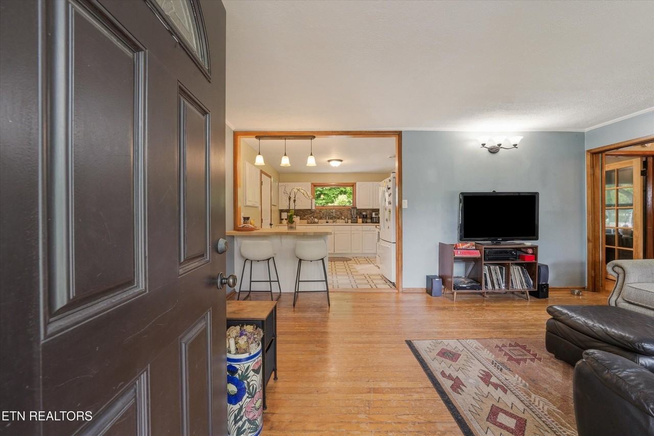 2329 Peachtree St - Photo 6 of 28