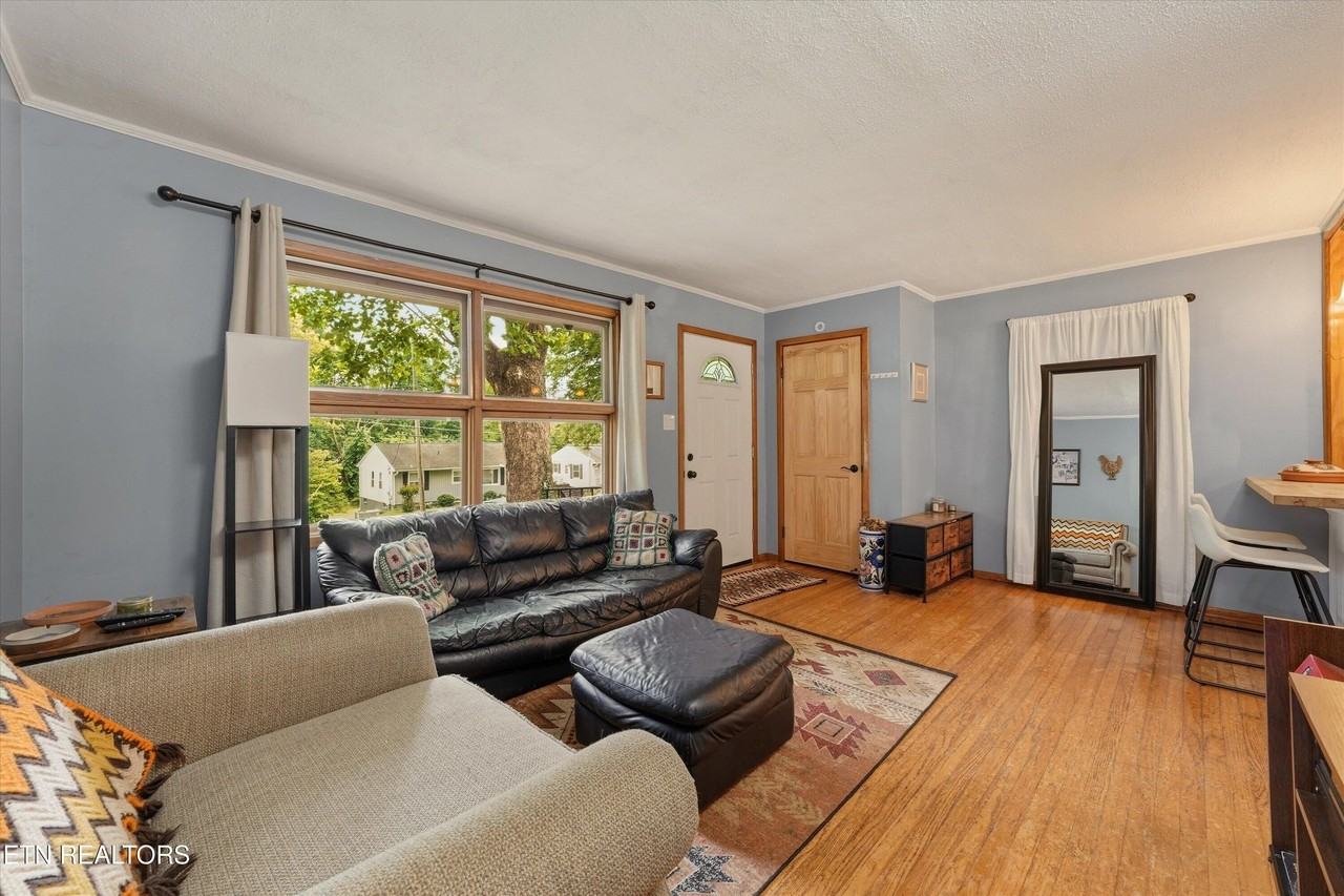 2329 Peachtree St - Photo 7 of 28