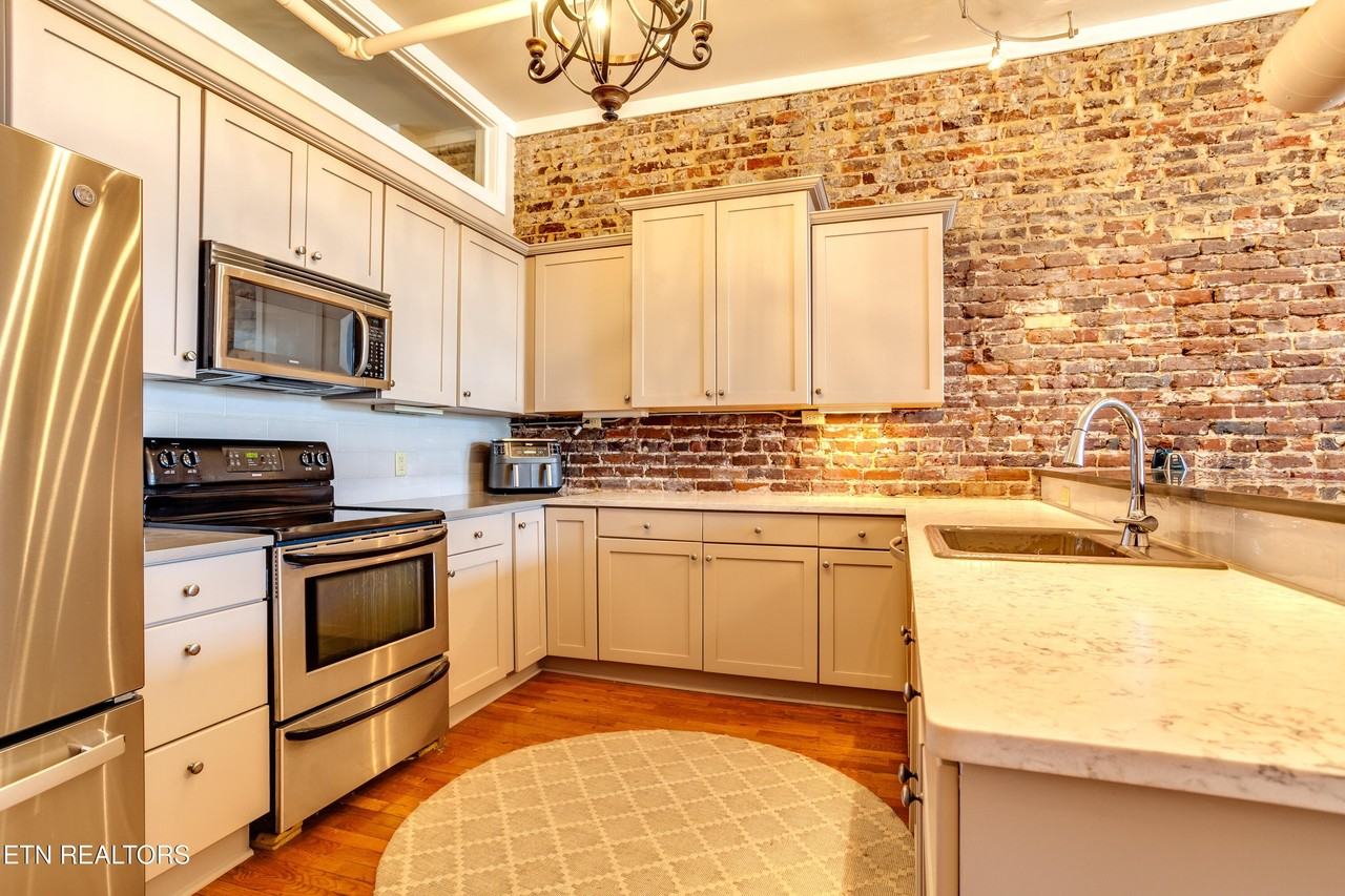 418 S Gay St #503 - Photo 3 of 16