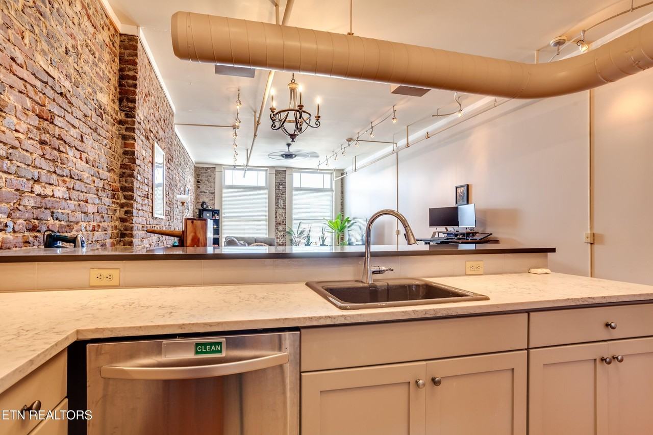 418 S Gay St #503 - Photo 4 of 16