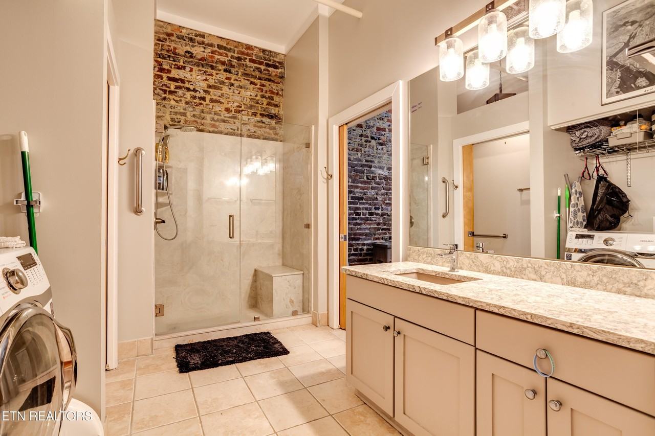 418 S Gay St #503 - Photo 5 of 16