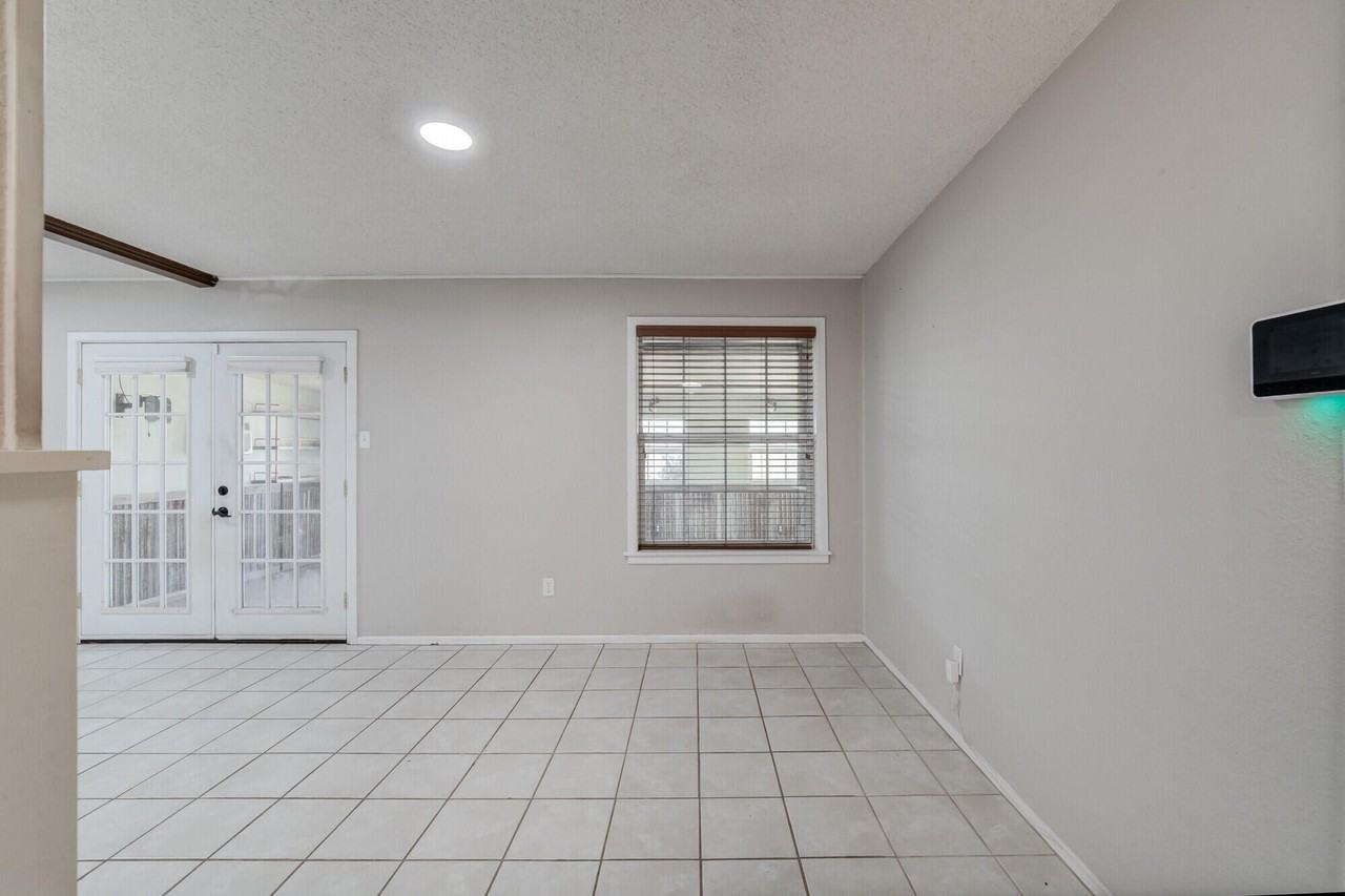 5403 12th St - Photo 7 of 42