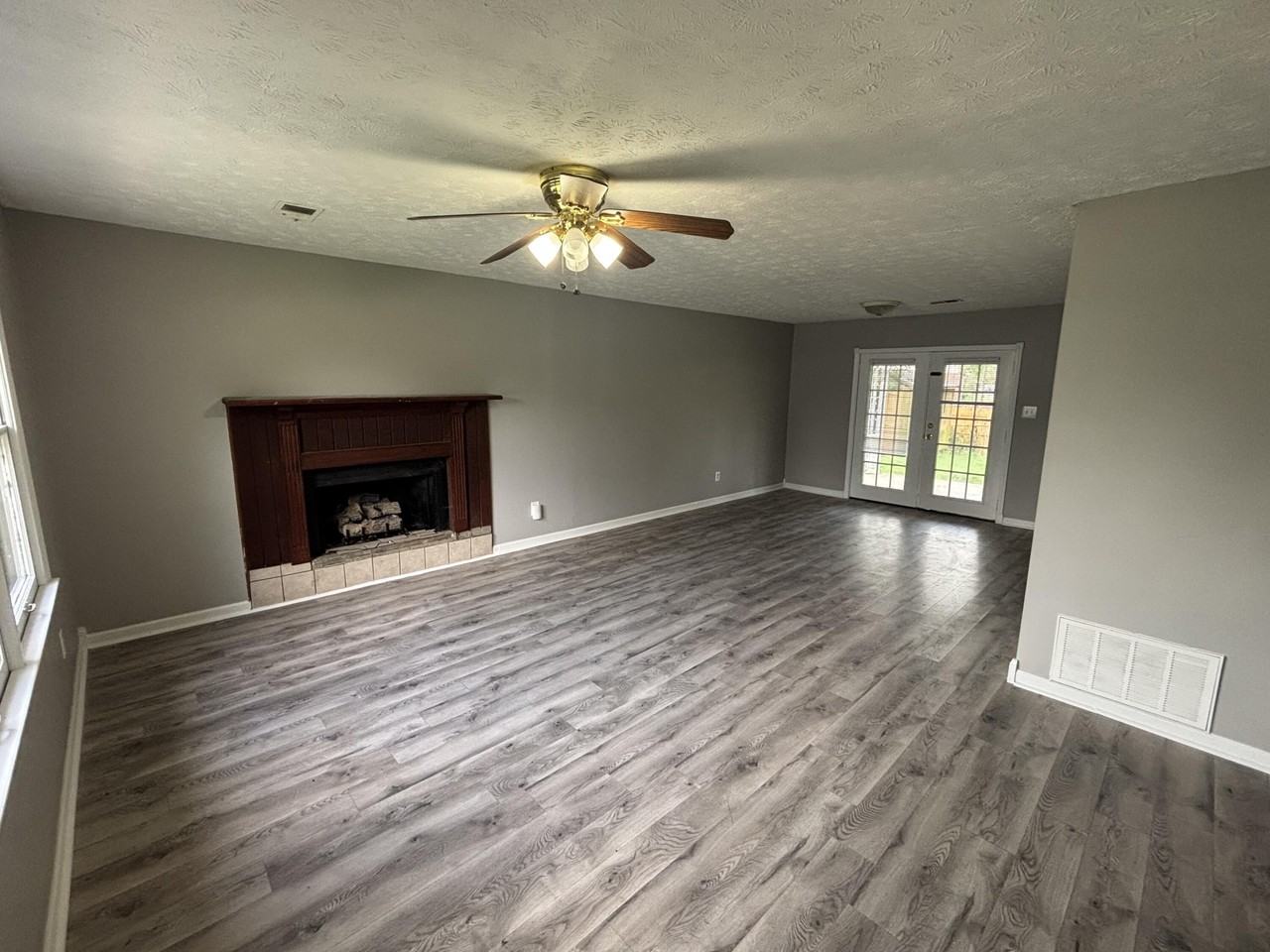 3183 Beaver Creek Dr - Photo 2 of 10