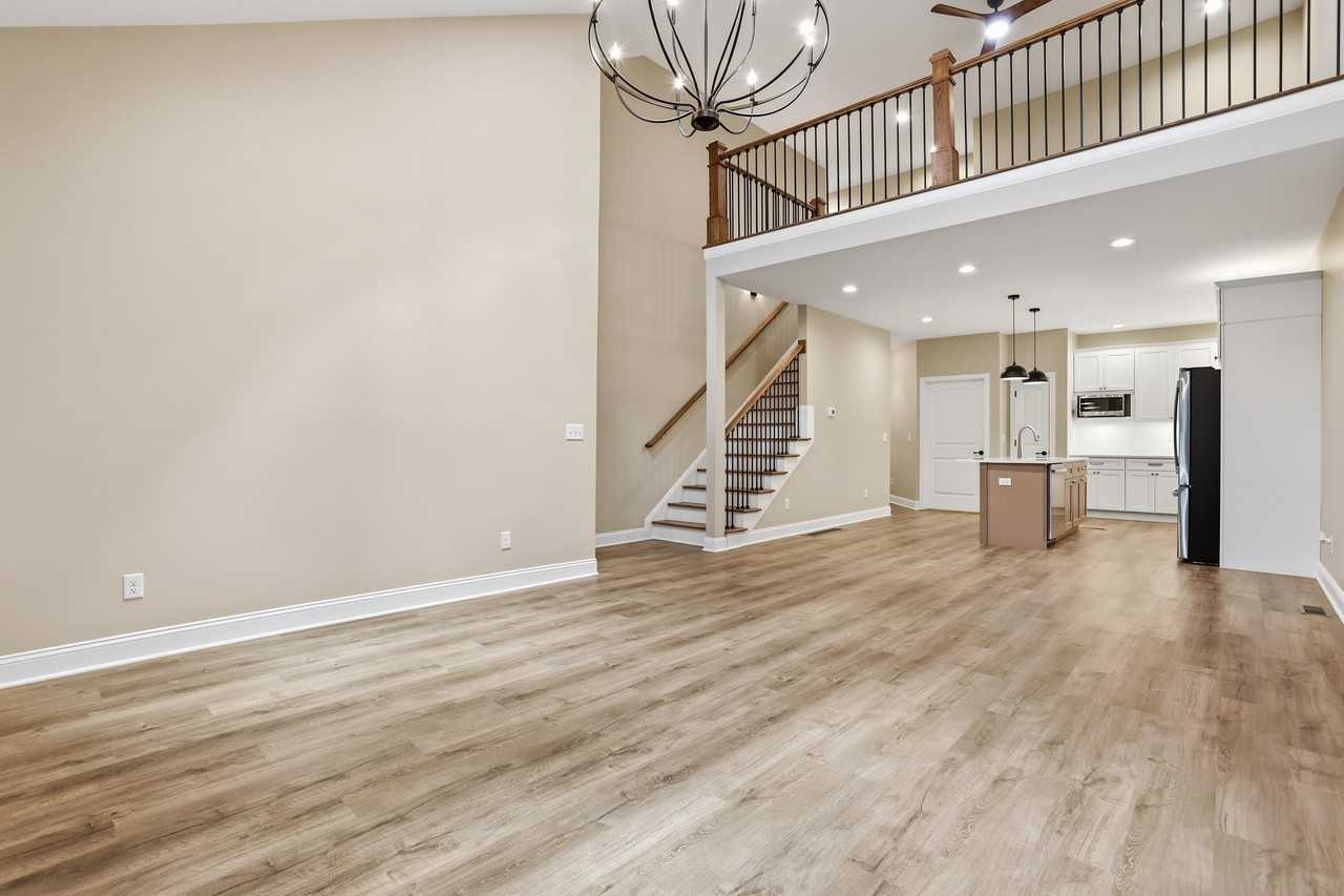 238 Sugartree Ln - Photo 3 of 40