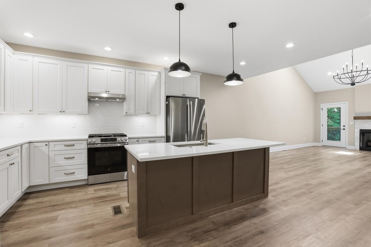 238 Sugartree Ln - Photo 5 of 40