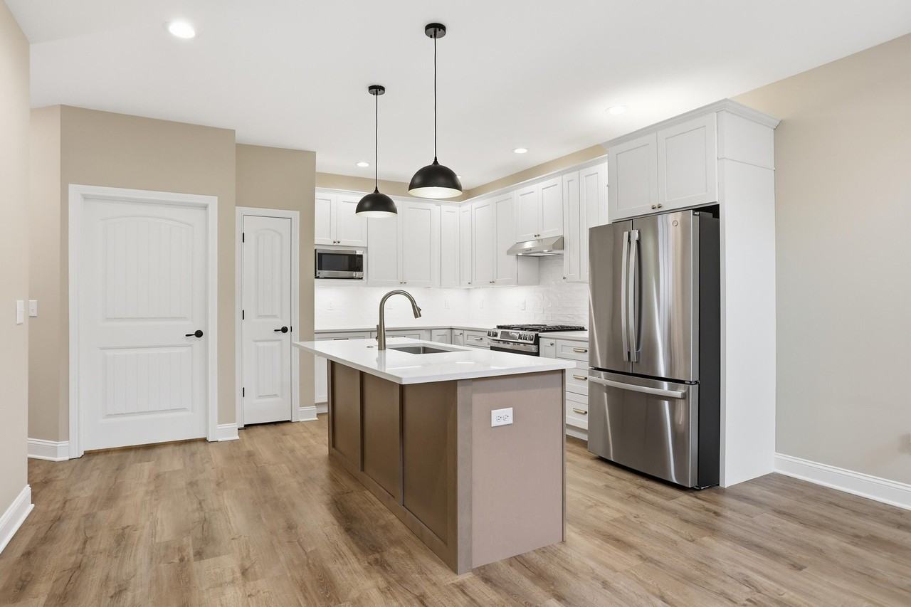 238 Sugartree Ln - Photo 7 of 40