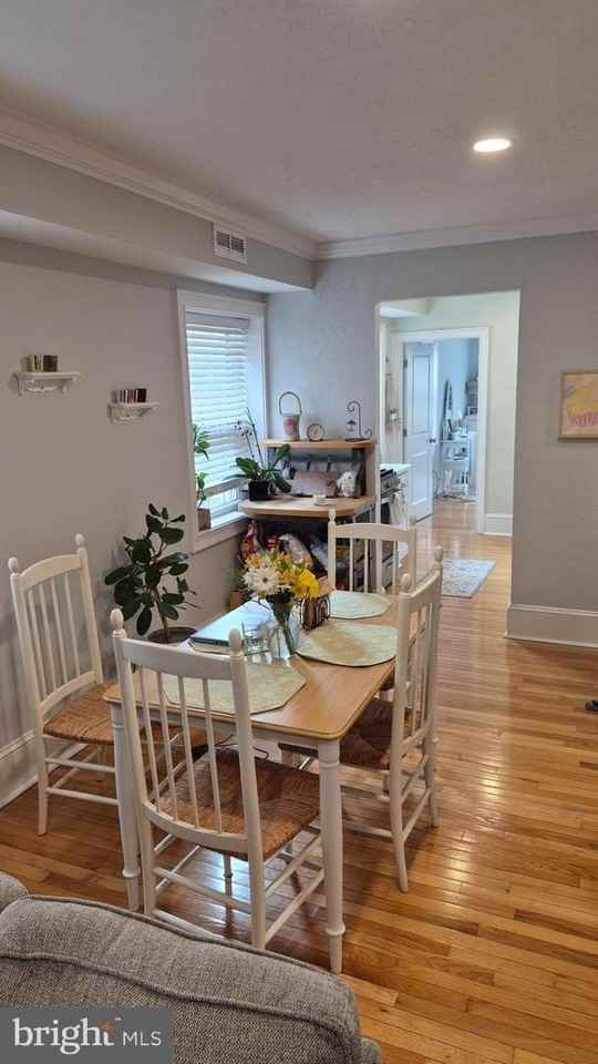 230 Pine St - Photo 3 of 22