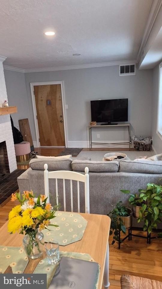 230 Pine St - Photo 5 of 22