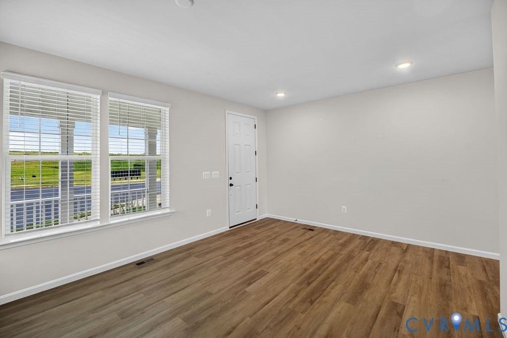 7040 Paine Pl - Photo 5 of 31