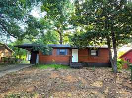 featured image of 222 Empire Rd