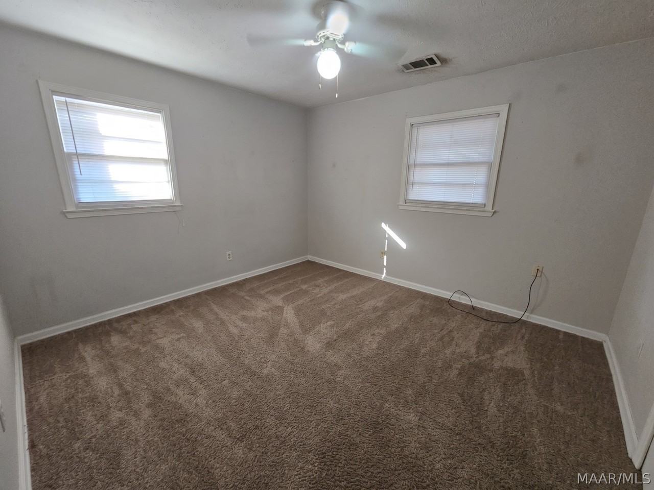 222 Empire Rd - Photo 6 of 10
