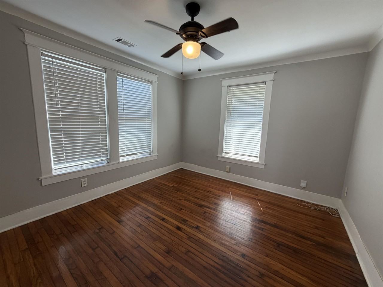 2078 Walker Ave - Photo 3 of 13