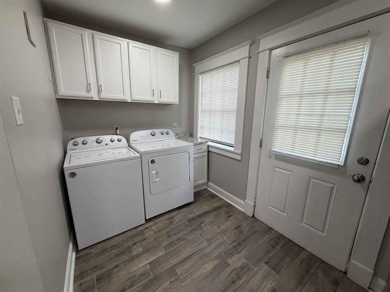 2078 Walker Ave - Photo 5 of 13