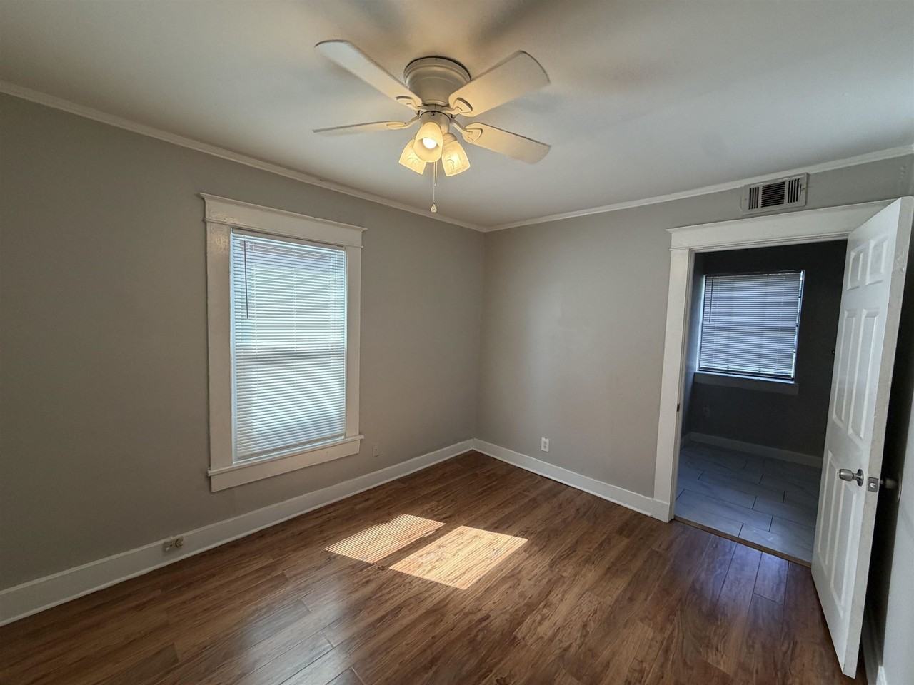 2078 Walker Ave - Photo 6 of 13