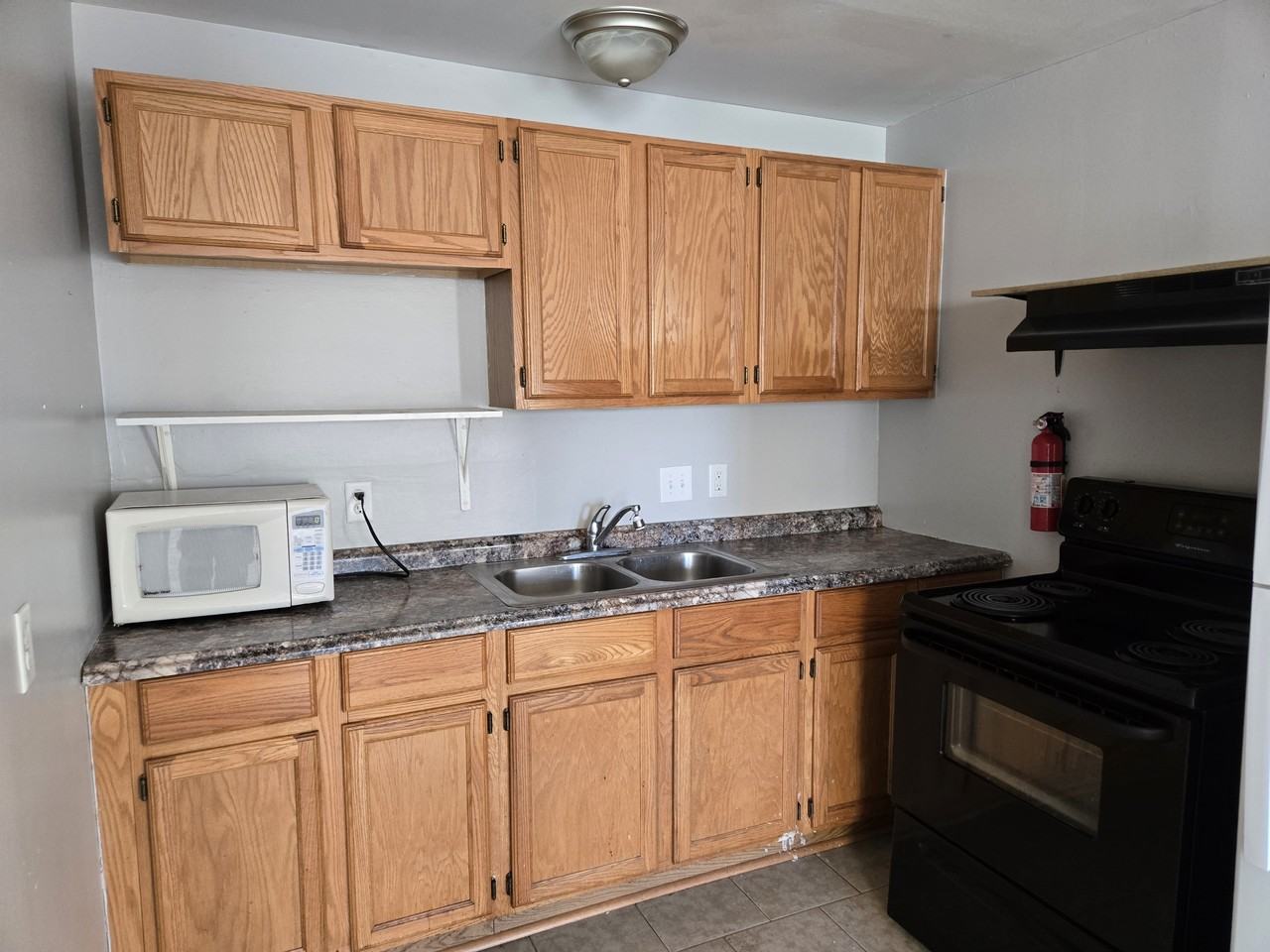 26509 26509 Inkster RdApt East - Photo 7 of 11