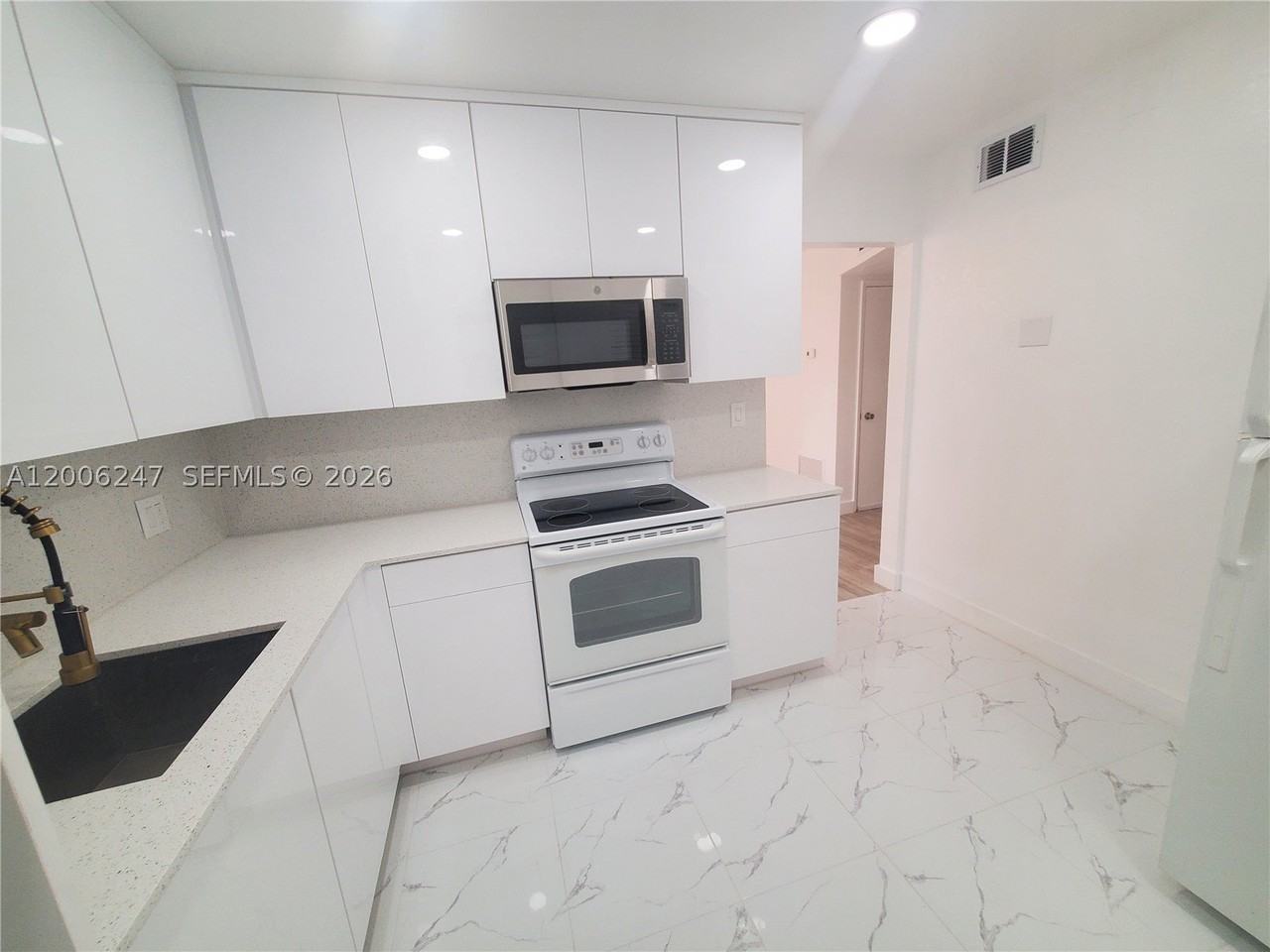 9203 Nw 38th Dr #2 - Photo 6 of 17