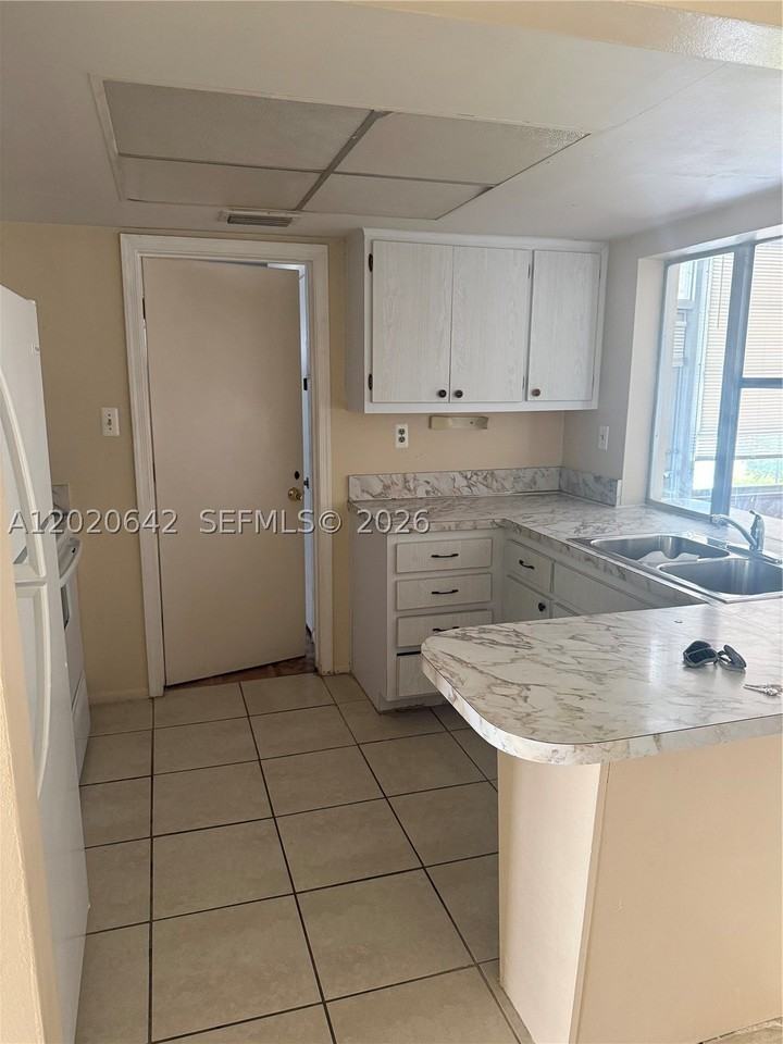 8107 Nw 58th Pl #8107 - Photo 4 of 8