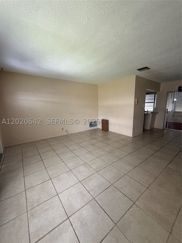8107 Nw 58th Pl #8107 - Photo 5 of 8