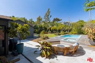 1743 Robson Ave - Photo 2 of 7