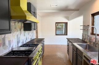 1743 Robson Ave - Photo 6 of 7