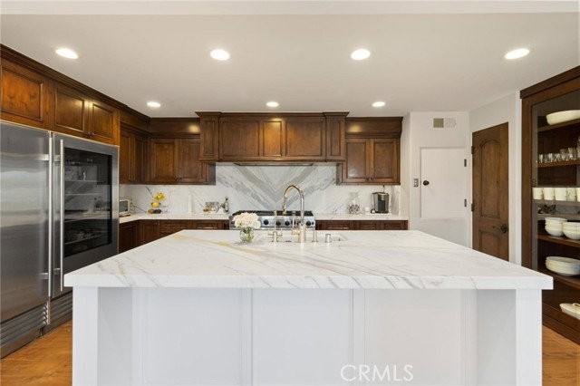 415 28th St - Photo 5 of 5