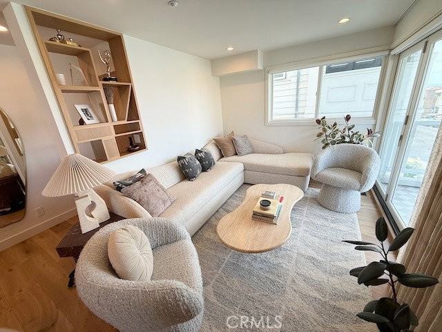 3302 Manhattan Ave - Photo 4 of 8