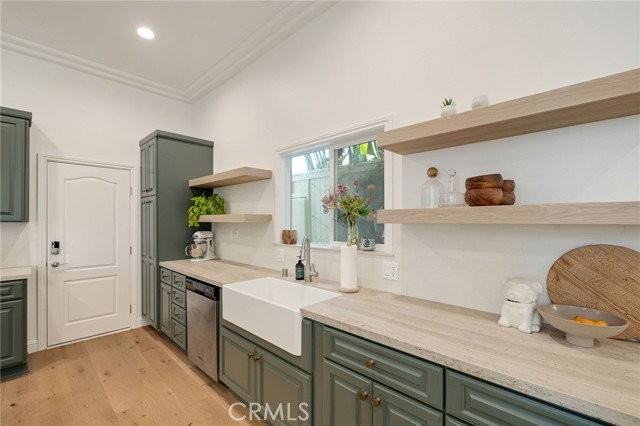 1819 Speyer Ln - Photo 6 of 8