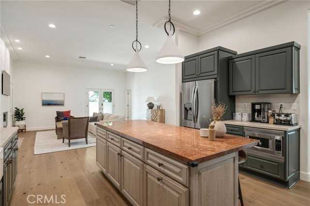 1819 Speyer Ln - Photo 7 of 8