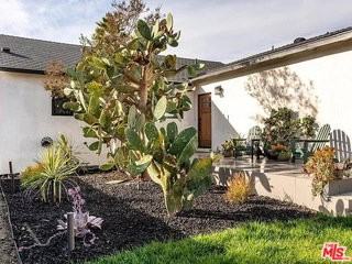 4328 Edenhurst Ave - Photo 4 of 8