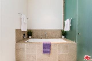 6250 Hollywood Blvd #4L - Photo 7 of 7