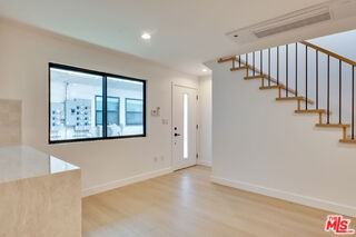 926 N Spaulding Ave #10 - Photo 2 of 8