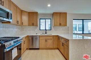 926 N Spaulding Ave #10 - Photo 5 of 8