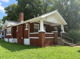 featured image of 1001 E Loren St