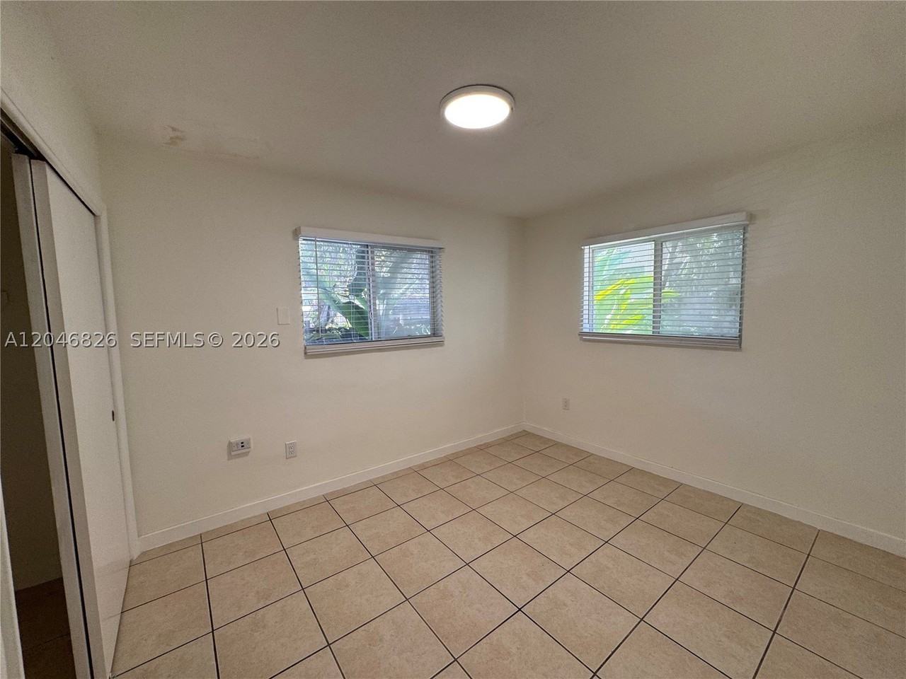 2540 Ne 181st St #2542 - Photo 4 of 12
