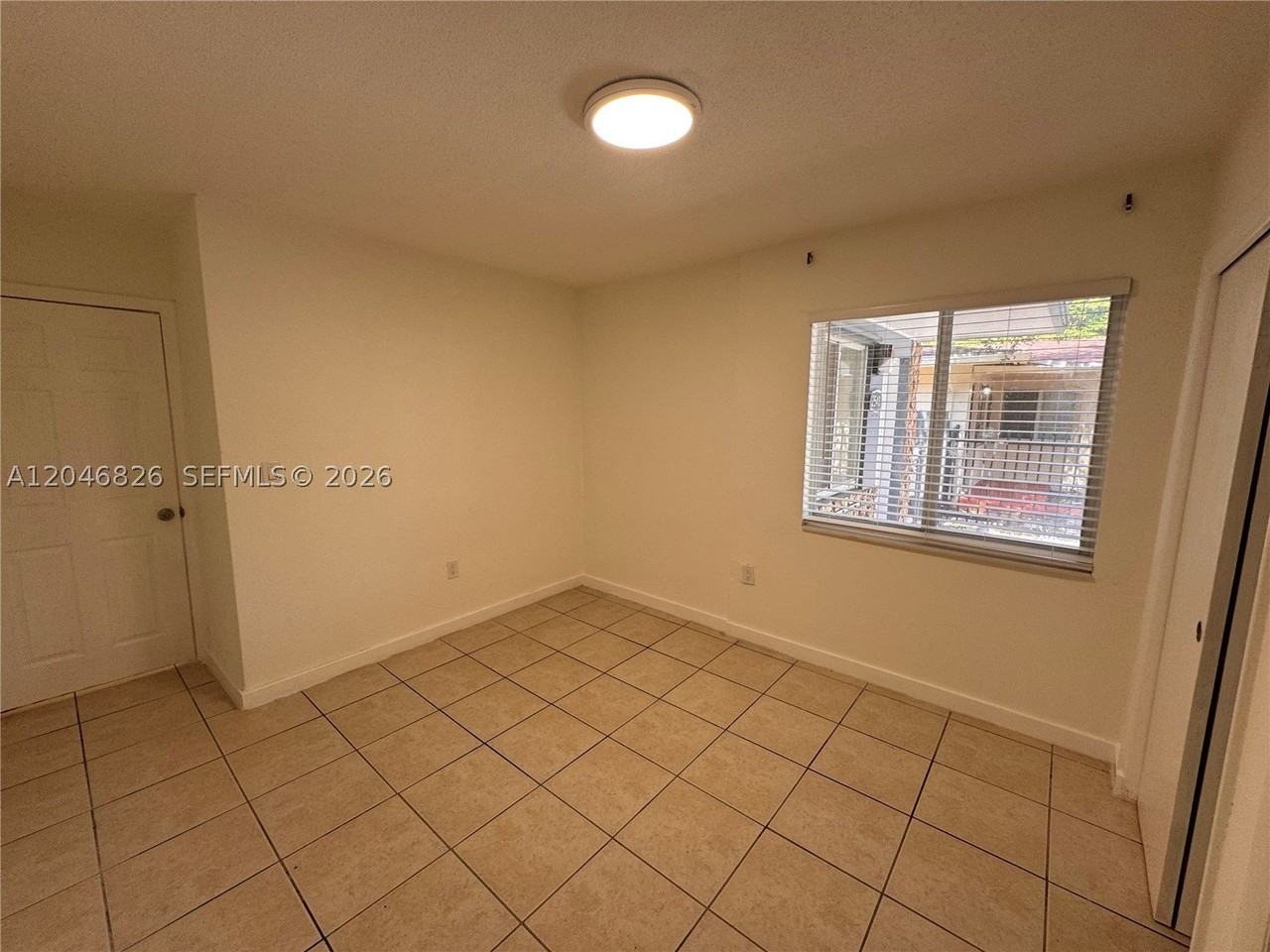 2540 Ne 181st St #2542 - Photo 5 of 12