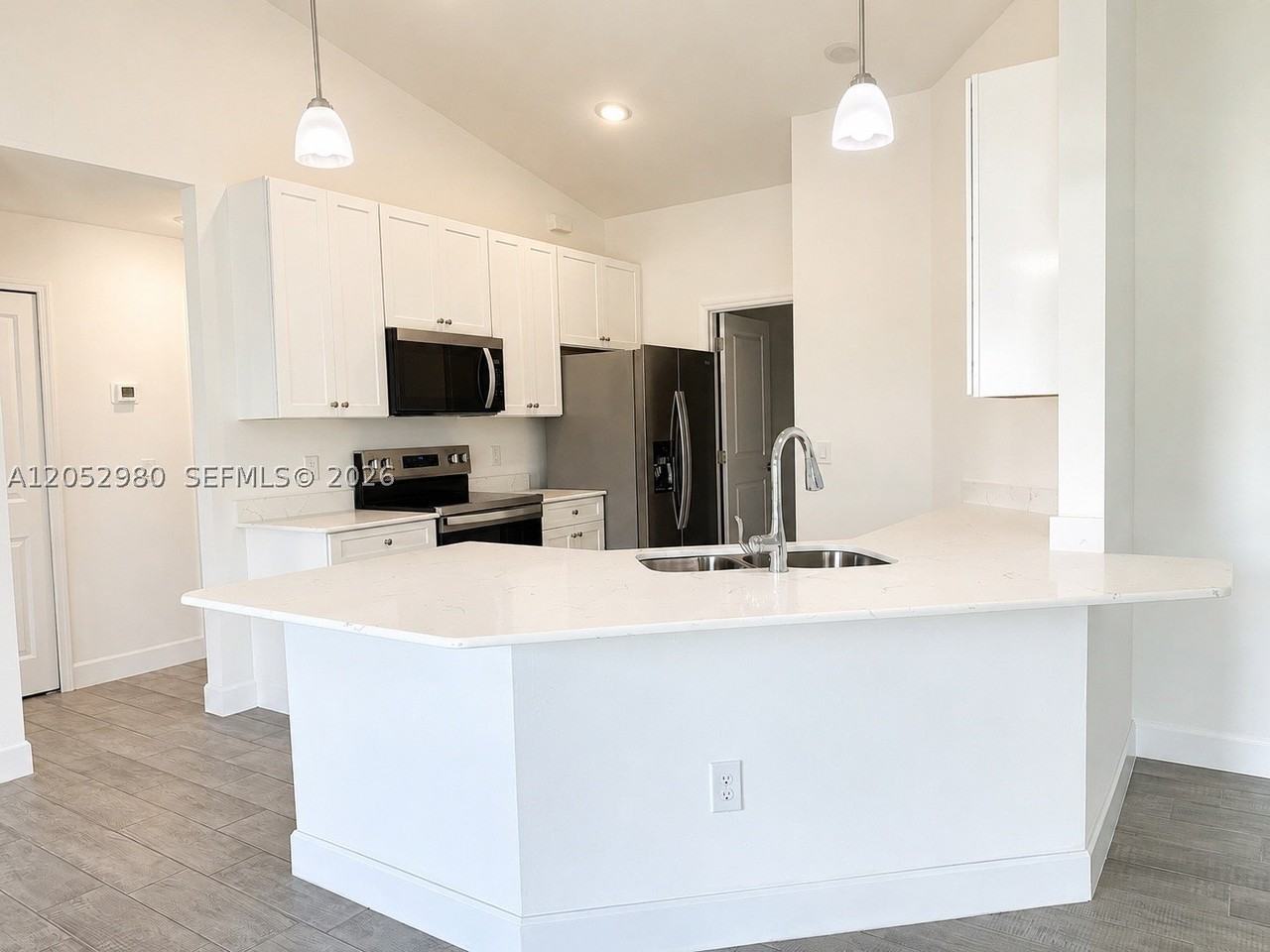 2711 20th St Sw #2711 - Photo 3 of 11