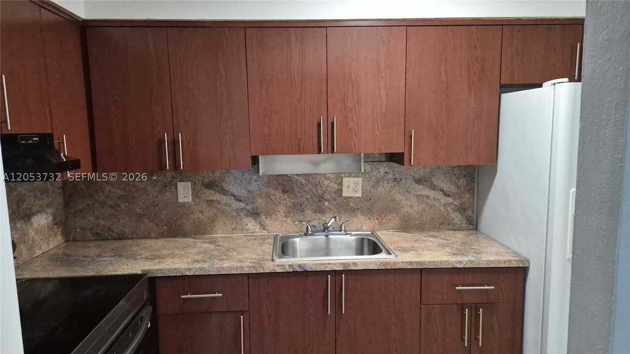 7220 Pembroke Rd #8 - Photo 2 of 11