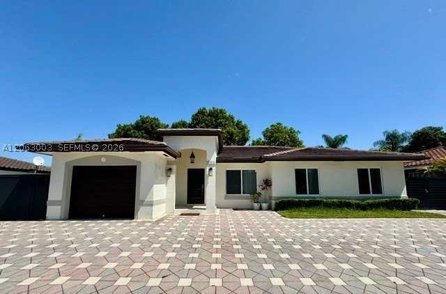 9845 Nw 25th Ter - Photo 2 of 36