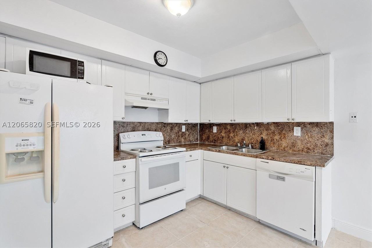 13255 Sw 88th Ln #302CS - Photo 6 of 28